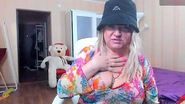 Snapshot of PamHardFuck chatting on March 4, 5:56 pm PamHardFuck online show from March 4, 5:56 pm