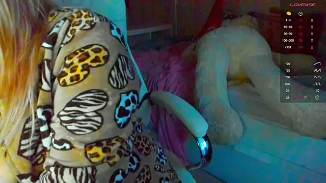 Snapshot of PamHardFuck chatting on March 20, 4:09 pm PamHardFuck online show from March 20, 4:09 pm