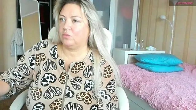 Snapshot of PamHardFuck chatting on September 20, 9:32 am PamHardFuck online show from September 20, 9:32 am