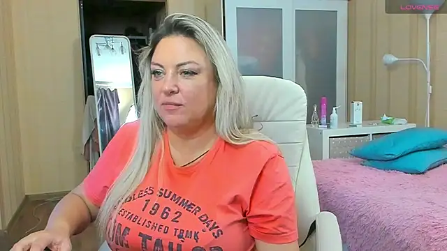 Snapshot of PamHardFuck chatting on September 27, 7:08 pm PamHardFuck online show from September 27, 7:08 pm