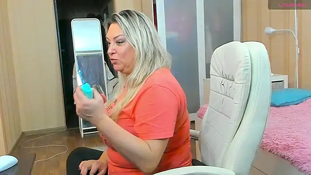 Snapshot of PamHardFuck chatting on September 28, 8:36 pm PamHardFuck online show from September 28, 8:36 pm