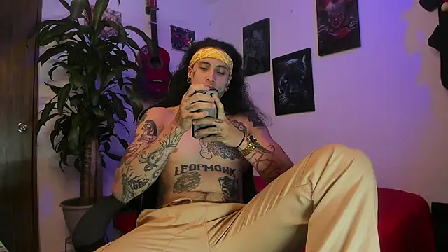 Snapshot of Ryuk_it chatting on September 29, 1:16 pm Ryuk it online show from September 29, 1:16 pm