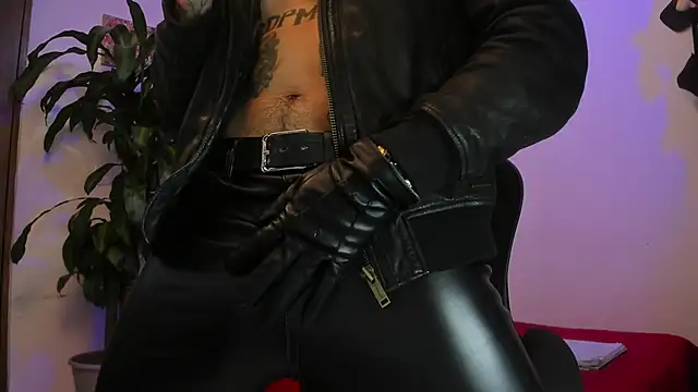 Snapshot of Ryuk_it chatting on September 30, 1:27 pm Ryuk it online show from September 30, 1:27 pm