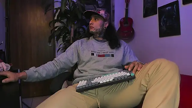 Snapshot of Ryuk_it chatting on October 10, 1:32 pm Ryuk it online show from October 10, 1:32 pm