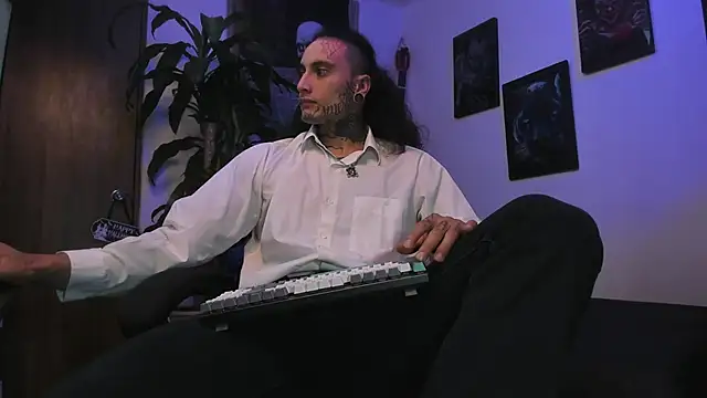 Snapshot of Ryuk_it chatting on October 18, 2:18 pm Ryuk it online show from October 18, 2:18 pm