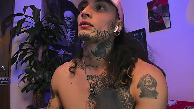 Snapshot of Ryuk_it chatting on October 24, 1:13 am Ryuk it online show from October 24, 1:13 am