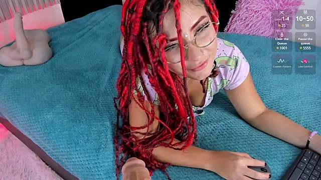 Snapshot of aly_nucita_ chatting on December 17, 11:27 pm aly nucita online show from December 17, 11:27 pm