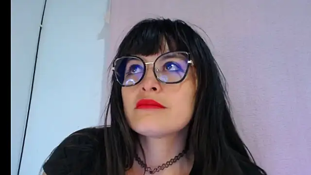 Alexandrasaenz online show from November 6, 11:04 pm