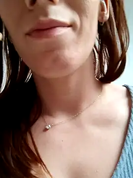 clara-francaise online show from February 17, 8:04 pm