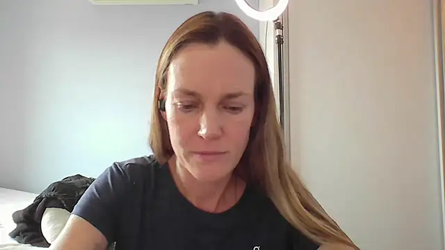 Annylove1 online show from December 5, 4:58 pm