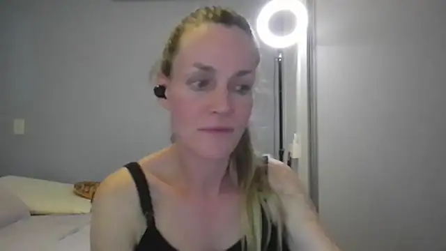 Annylove1 online show from December 17, 12:16 am