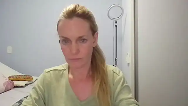 Annylove1 online show from April 22, 12:13 am