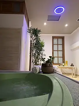 Hannahoff online show from January 19, 1:21 am