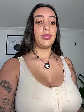 Hannahoff online show from July 16, 11:11 pm