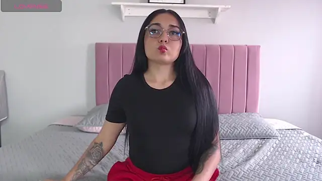 Snapshot of Danii_vg1 chatting on May 28, 12:24 pm Danii vg1 online show from May 28, 12:24 pm