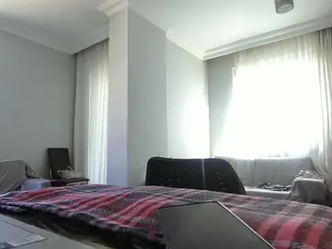 Snapshot of ALPHANDRE chatting on April 28, 7:24 am ALPHANDRE online show from April 28, 7:24 am