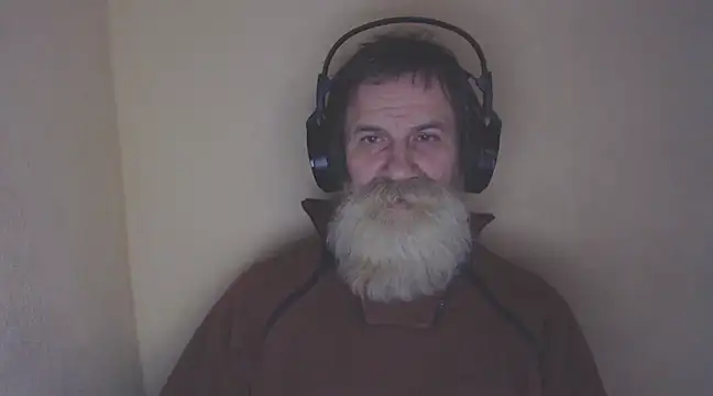 Snapshot of AlexNudo chatting on December 10, 8:51 am AlexNudo online show from December 10, 8:51 am