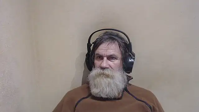 Snapshot of AlexNudo chatting on December 11, 8:47 am AlexNudo online show from December 11, 8:47 am