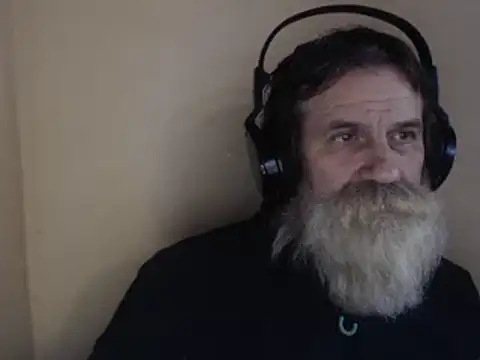 Snapshot of AlexNudo chatting on December 18, 11:45 am AlexNudo online show from December 18, 11:45 am