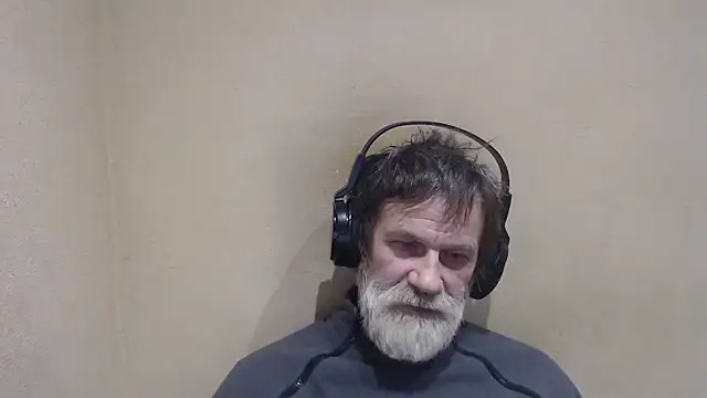 Snapshot of AlexNudo chatting on January 6, 2:47 pm AlexNudo online show from January 6, 2:47 pm