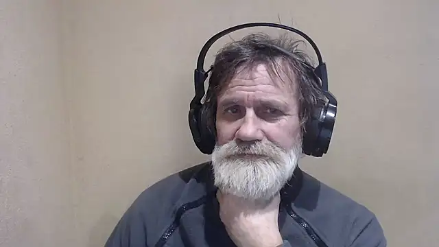 Snapshot of AlexNudo chatting on January 9, 1:24 pm AlexNudo online show from January 9, 1:24 pm