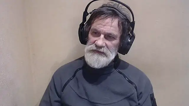 Snapshot of AlexNudo chatting on January 18, 9:45 am AlexNudo online show from January 18, 9:45 am