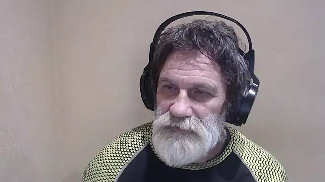 Snapshot of AlexNudo chatting on January 29, 8:18 am AlexNudo online show from January 29, 8:18 am