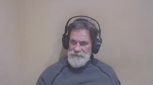 Snapshot of AlexNudo chatting on February 5, 11:06 pm AlexNudo online show from February 5, 11:06 pm