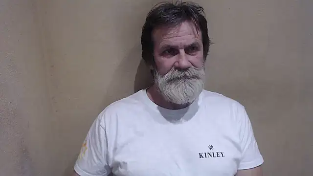 Snapshot of AlexNudo chatting on February 6, 4:36 pm AlexNudo online show from February 6, 4:36 pm