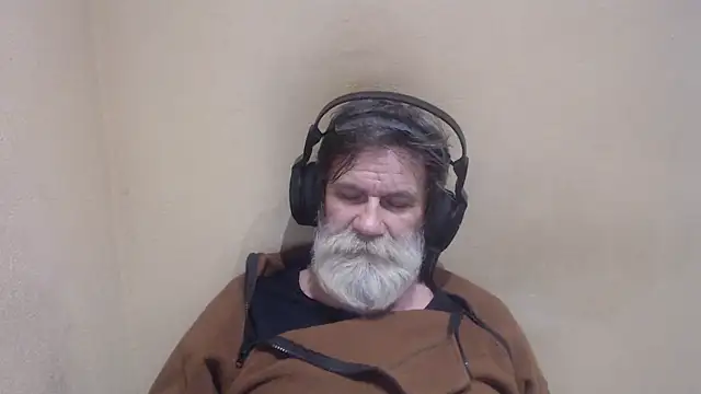 Snapshot of AlexNudo chatting on February 24, 9:10 am AlexNudo online show from February 24, 9:10 am