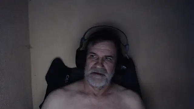 Snapshot of AlexNudo chatting on September 22, 5:31 am AlexNudo online show from September 22, 5:31 am