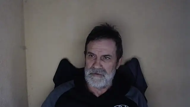 Snapshot of AlexNudo chatting on October 3, 7:27 am AlexNudo online show from October 3, 7:27 am