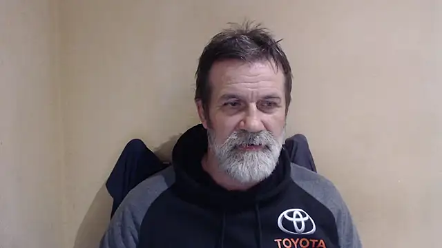 Snapshot of AlexNudo chatting on October 15, 9:20 am AlexNudo online show from October 15, 9:20 am