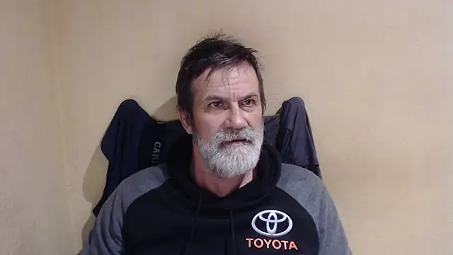 Snapshot of AlexNudo chatting on October 16, 8:32 pm AlexNudo online show from October 16, 8:32 pm