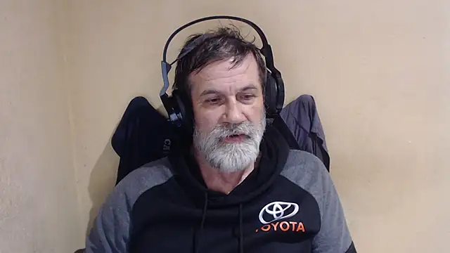 Snapshot of AlexNudo chatting on October 22, 3:12 pm AlexNudo online show from October 22, 3:12 pm