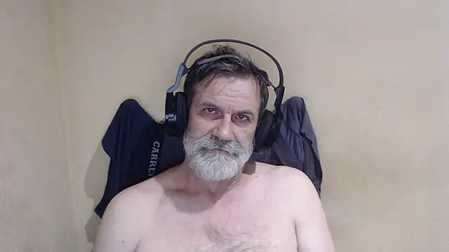 Snapshot of AlexNudo chatting on October 23, 8:40 pm AlexNudo online show from October 23, 8:40 pm