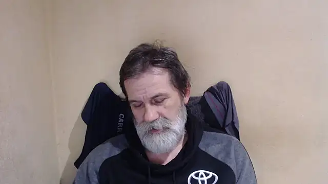 Snapshot of AlexNudo chatting on November 9, 6:33 am AlexNudo online show from November 9, 6:33 am