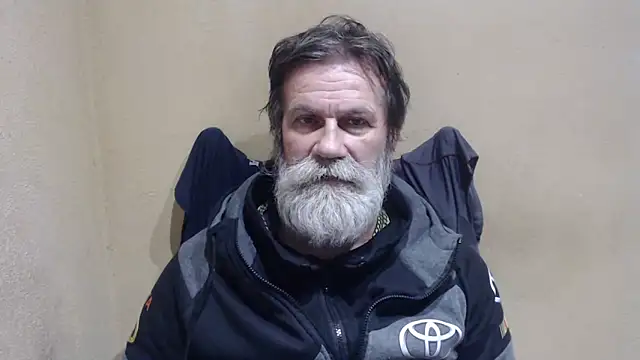 Snapshot of AlexNudo chatting on December 15, 8:29 am AlexNudo online show from December 15, 8:29 am