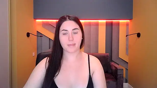 Roxie Bradley online show from February 8, 7:48 am