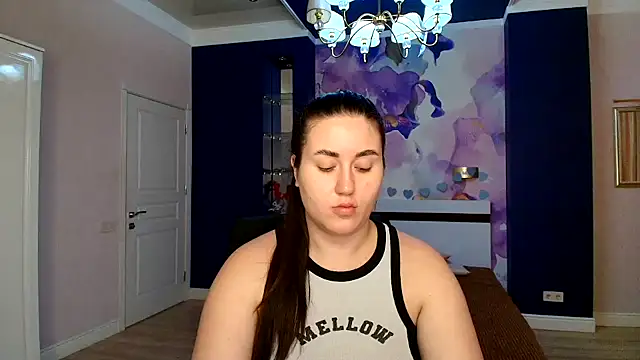 Roxie Bradley online show from February 14, 7:17 am