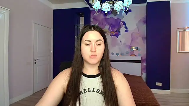 Roxie Bradley online show from February 18, 10:16 am