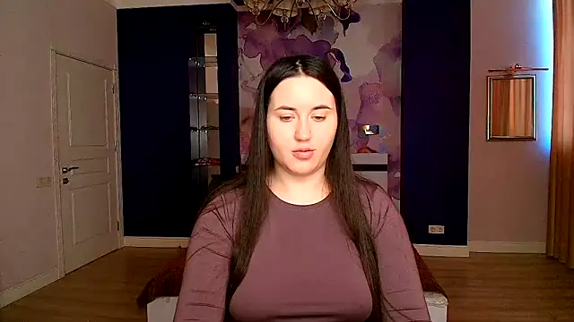 Roxie Bradley online show from March 18, 6:46 am