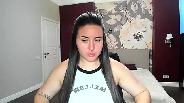 Roxie Bradley online show from September 11, 5:51 am