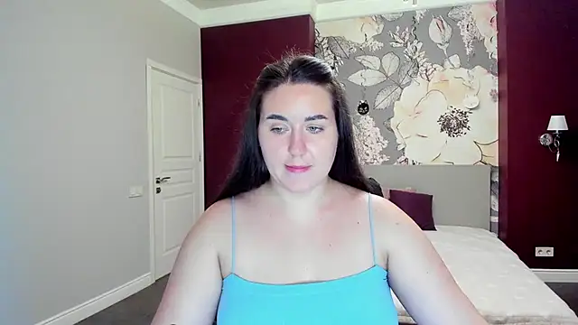 Roxie Bradley online show from October 28, 6:39 am