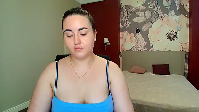 Roxie Bradley online show from June 9, 5:41 am
