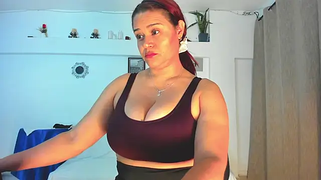 Sinthia Collins online show from April 17, 2:14 am