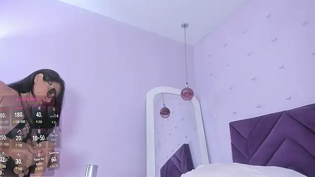 haileystone online show from October 8, 11:41 am