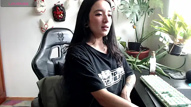 cat salo online show from April 28, 5:07 pm