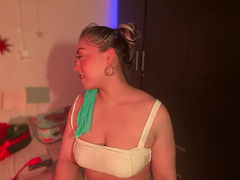 Snapshot of Im_sophiie chatting on January 3, 8:54 am Im sophiie online show from January 3, 8:54 am