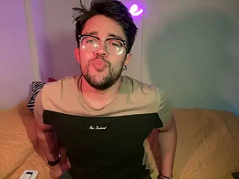 Snapshot of Im_sophiie chatting on January 27, 9:02 am Im sophiie online show from January 27, 9:02 am